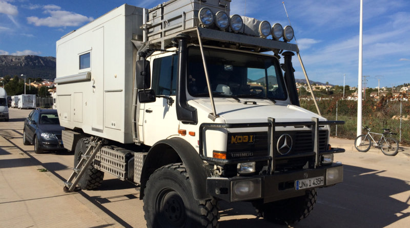 Unimog parcheggiato a Calpe