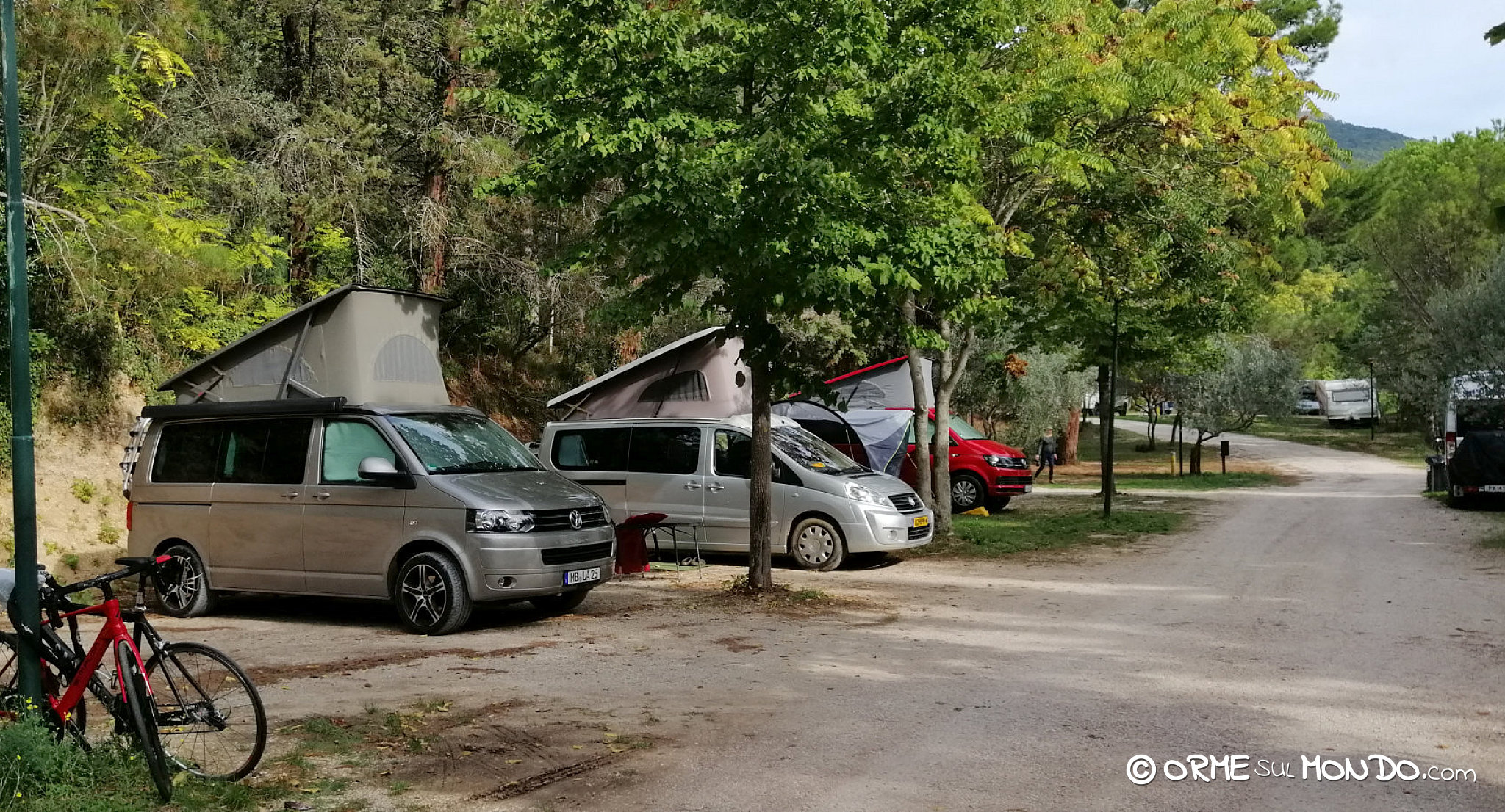 Piazzole per furgoni e camper nel verde del Parco